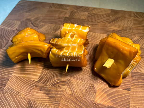 Шашлычок из кальмара х/к в Новом Уренгое