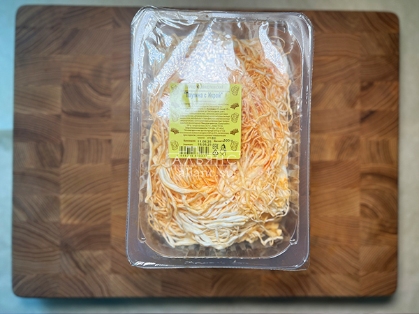 Сыр Чечил паутинка (икра красная)  500 гр. в Новом Уренгое