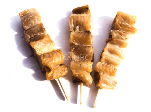 Судак (бабочка) холодного копчения: Шашлычок из сома холодного копчения